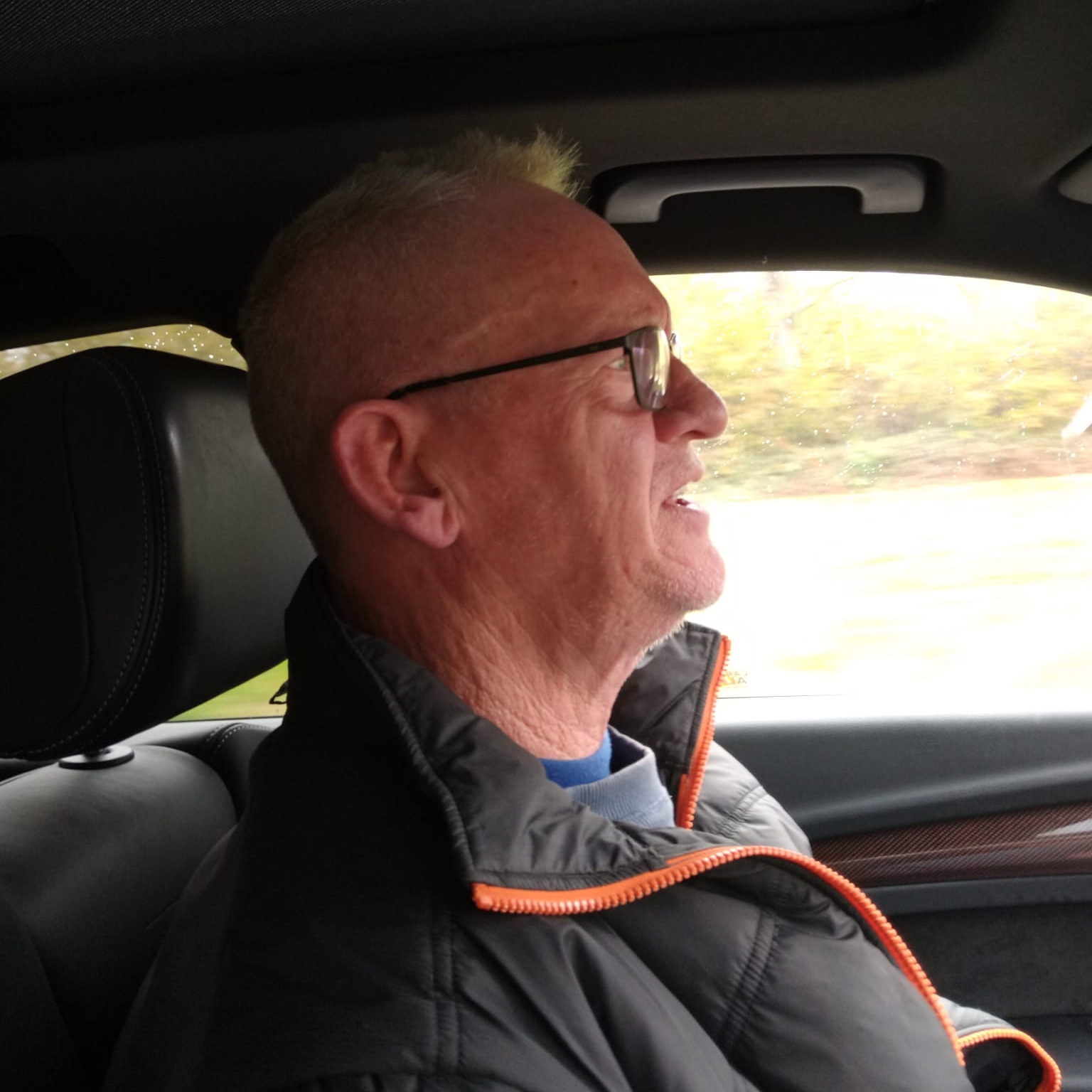 Gerard Gunsing in zijn bolide